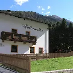 Haus Felsneck Bed & Breakfast 3*