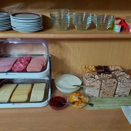 Bed & Breakfast Haus Felsneck 3*