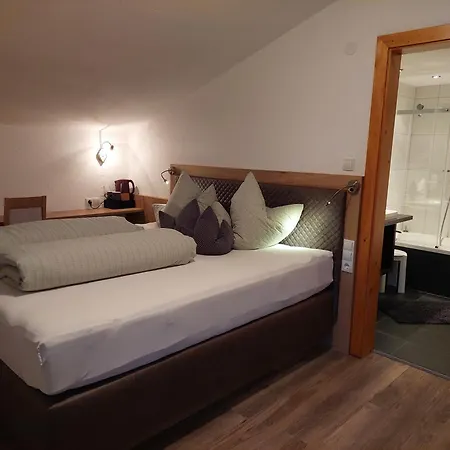 Haus Felsneck לינה וארוחת בוקר 4*