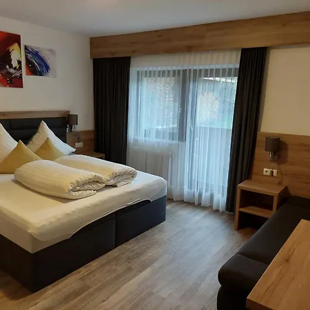 Haus Felsneck فندق مبيت وإفطار