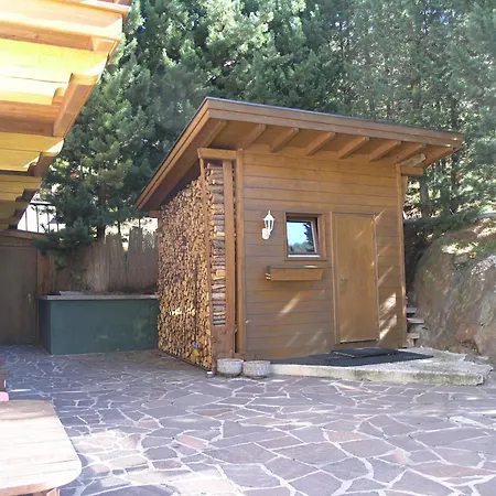 לינה וארוחת בוקר Haus Felsneck 4*