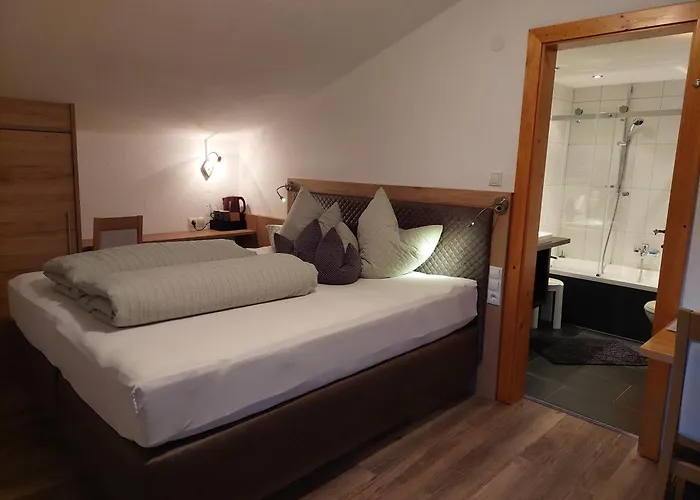 Haus Felsneck Bed & Breakfast 3*