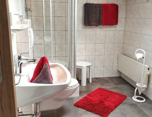 Haus Felsneck Bed & Breakfast 3*