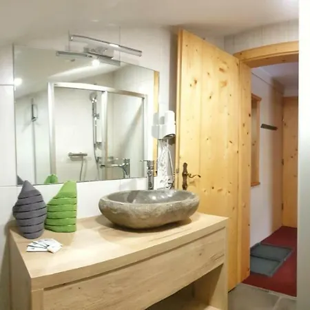 Haus Felsneck 3*